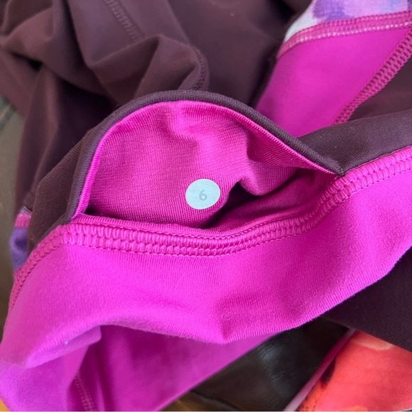 Lululemon Groove Super-High-Rise Flared Pant size 6 - Picture 6 of 6